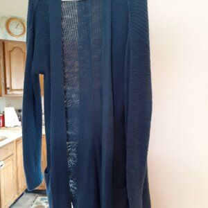 Women's sweater.  Brand: Somona, Size: Petite Medium.  Color:  Blue